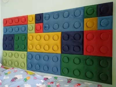 Paminkštinimas ant sienos LEGO
