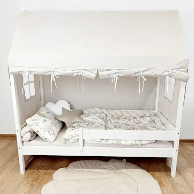 Baldakimas nameliui su langais